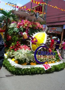 Kadayawan 2011 Floral Float Parade (Cebuana Lhuiller - B9) Kadayawan 2011 Floral Float Parade (Cebuana Lhuiller - B9)